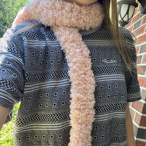 Crochet pink fuzzy scarf!! - Picture 5 of 6